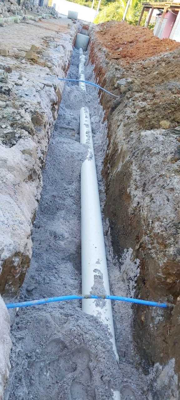 Camacã: Serviço de esgoto da Rua da Cooperativa em São João do Panelinha deixa moradores bastante felizes